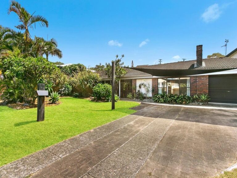 6 Shell Cove Lane, Korora