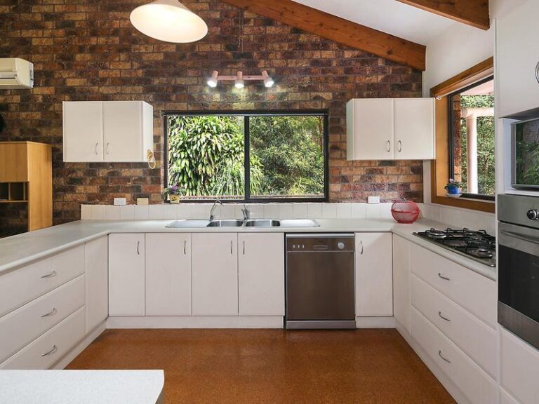 21 Symons Avenue, Boambee