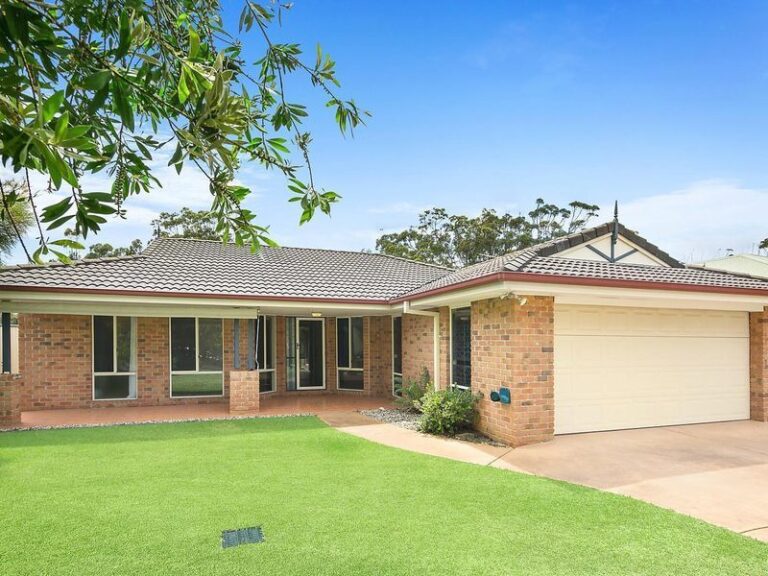 89 Ocean View Drive, Valla Beach