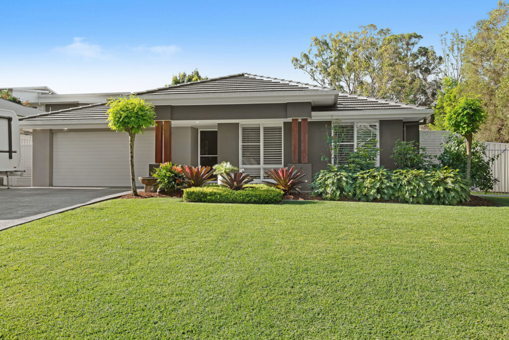 16 Mimiwali Drive, Bonville