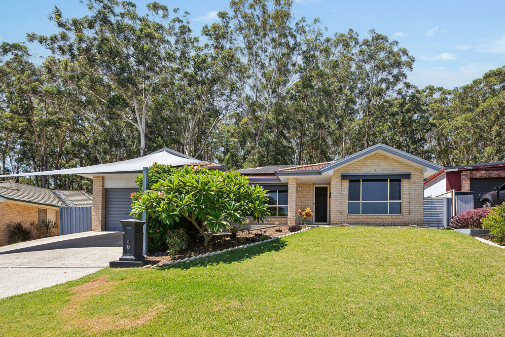 6 Dolphin Drive, Toormina
