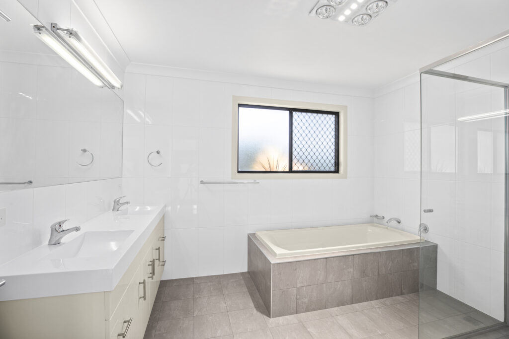 Sold - 25 Jemalong Crescent - New Property in Toormina - Real Estate by Troy Pinder