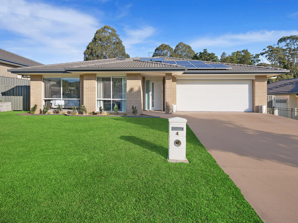 4 Jock Avenue, North Boambee Valley