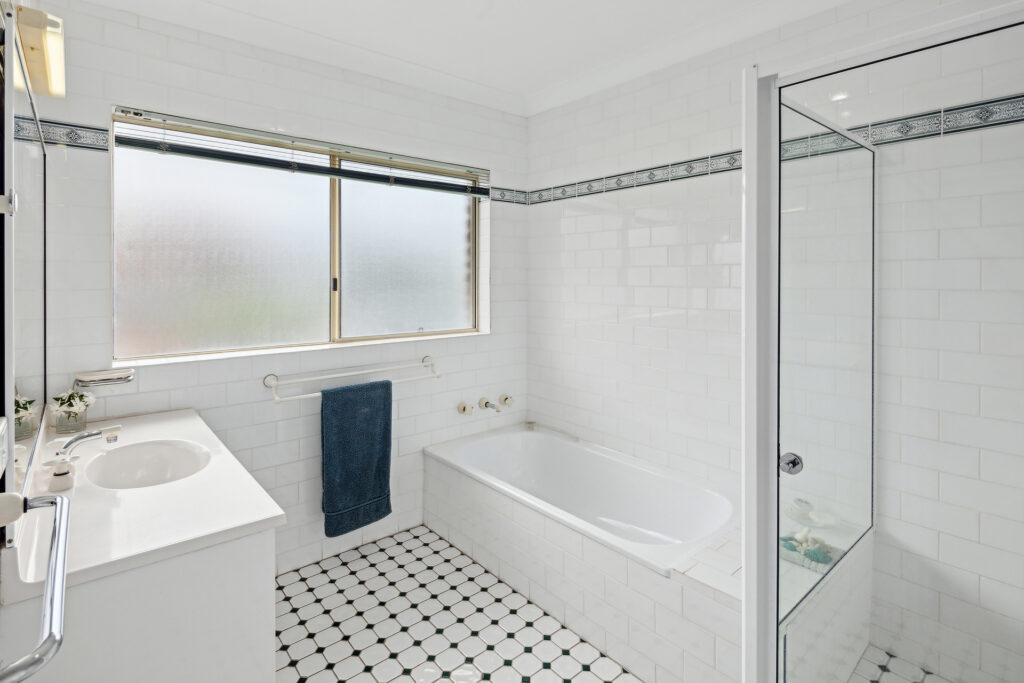 Sold - 4 Cocos Palm Close - New Property in Boambee East - Real Estate by Rebecca Harrington