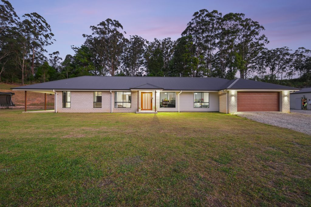 19 Saddleback Way, Newee Creek