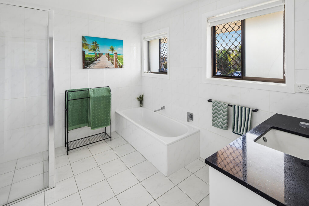 For Sale - 6 Jemalong Crescent - New Property in Toormina - Real Estate by Shayne Long