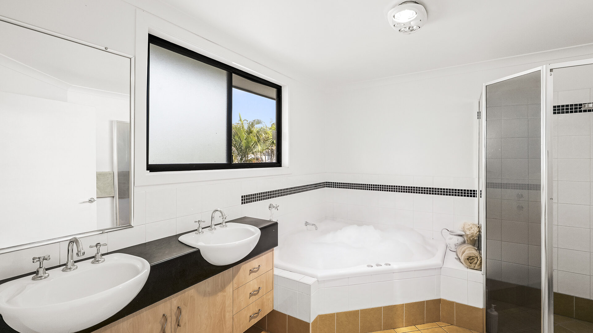 Auction - 1 Fernleigh Avenue - New Property in Korora - Real Estate by Joshua Allen