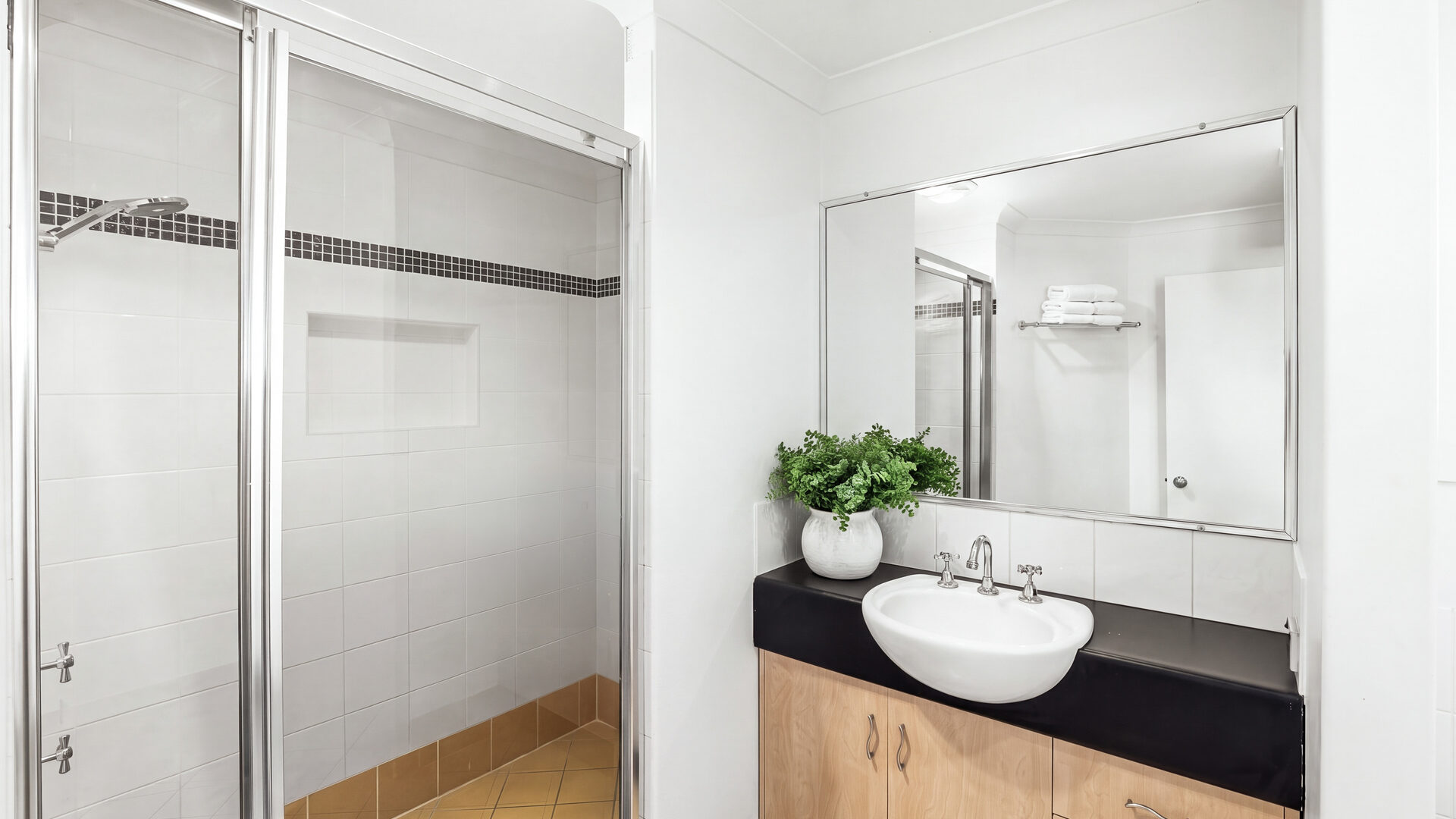 Auction - 1 Fernleigh Avenue - New Property in Korora - Real Estate by Joshua Allen