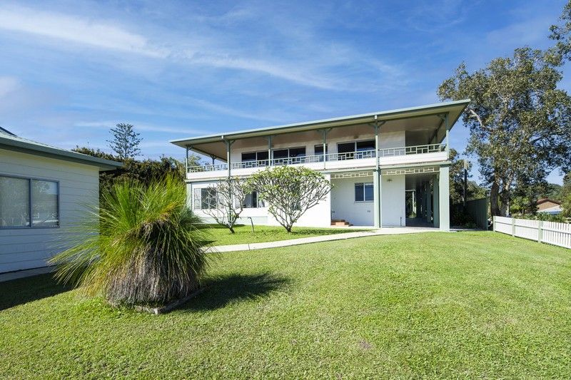 15 Wallace Street