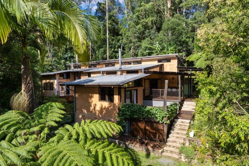8 Red Cedar Place