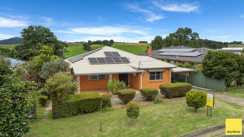 124 Kurrajong Street