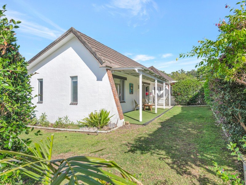 2/3 Oak Street