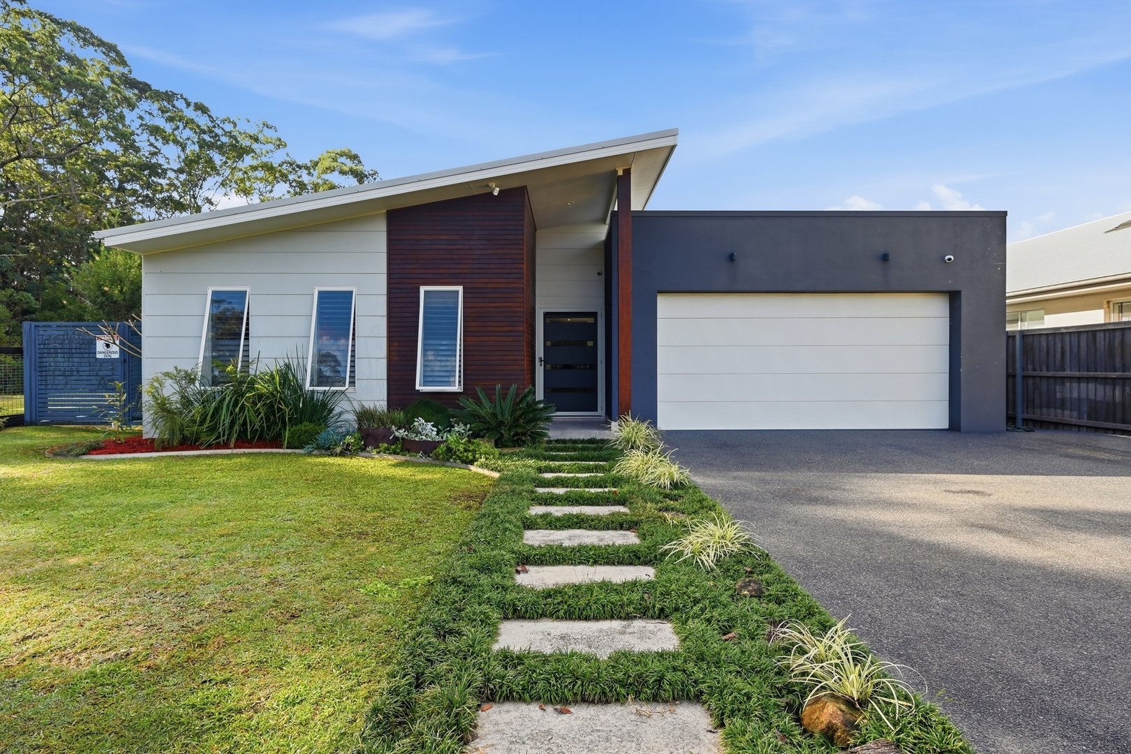 32 Red Gum Circuit