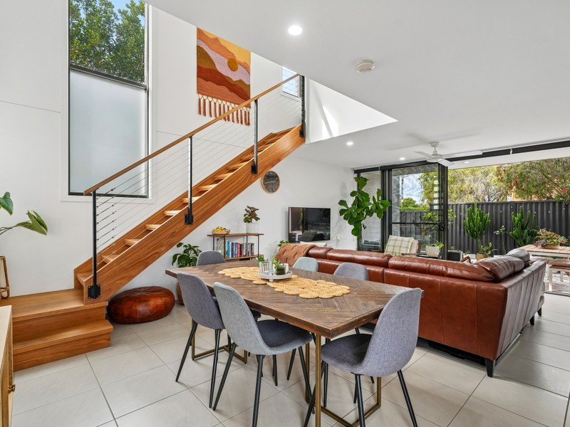 1/64 Park Beach Road